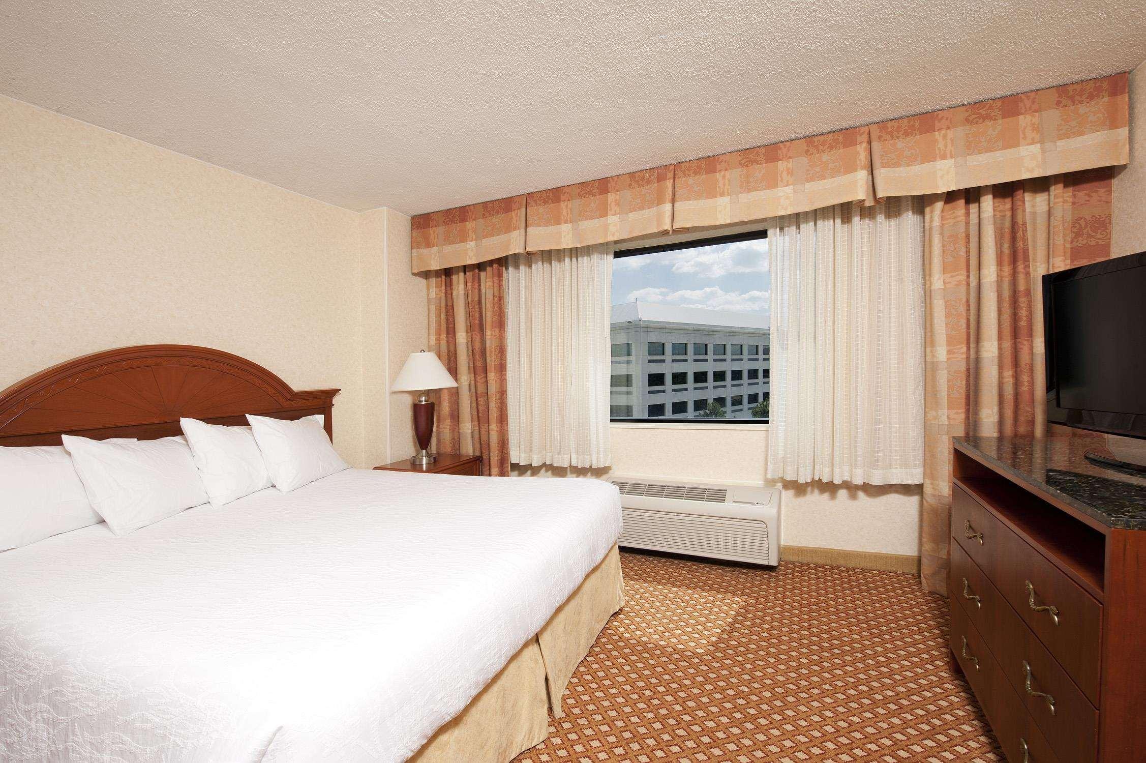 Hilton Garden Inn Detroit Southfield Exterior photo