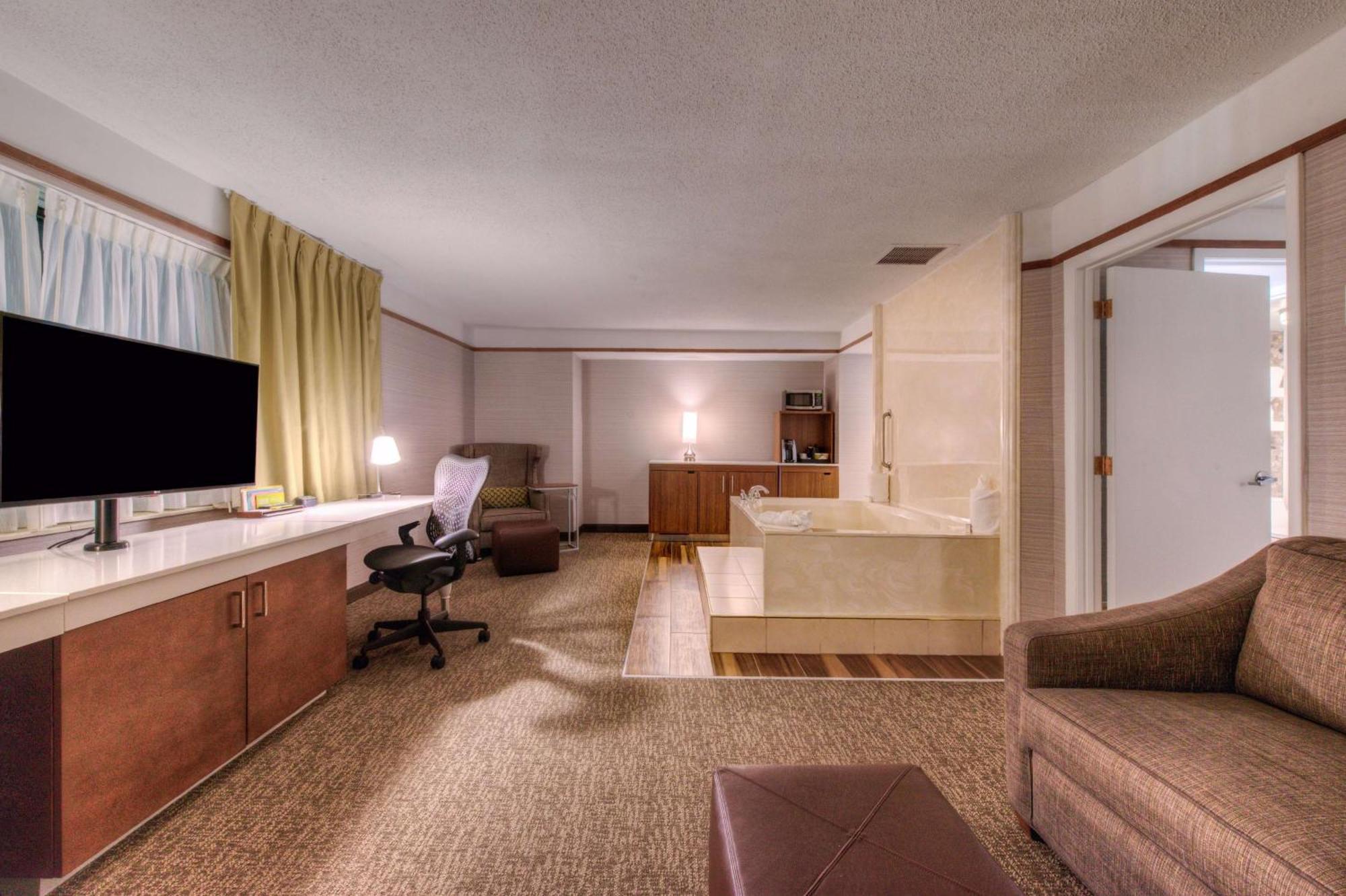 Hilton Garden Inn Detroit Southfield Exterior photo