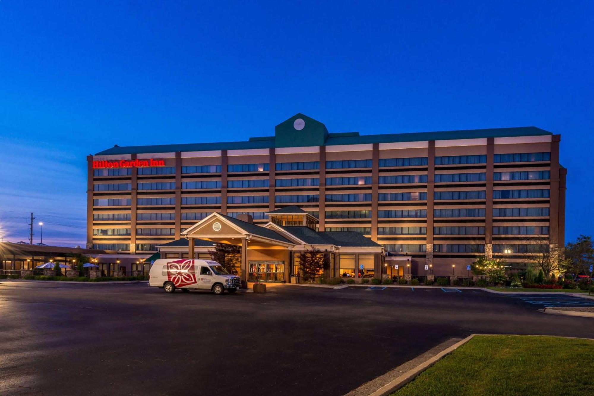 Hilton Garden Inn Detroit Southfield Exterior photo