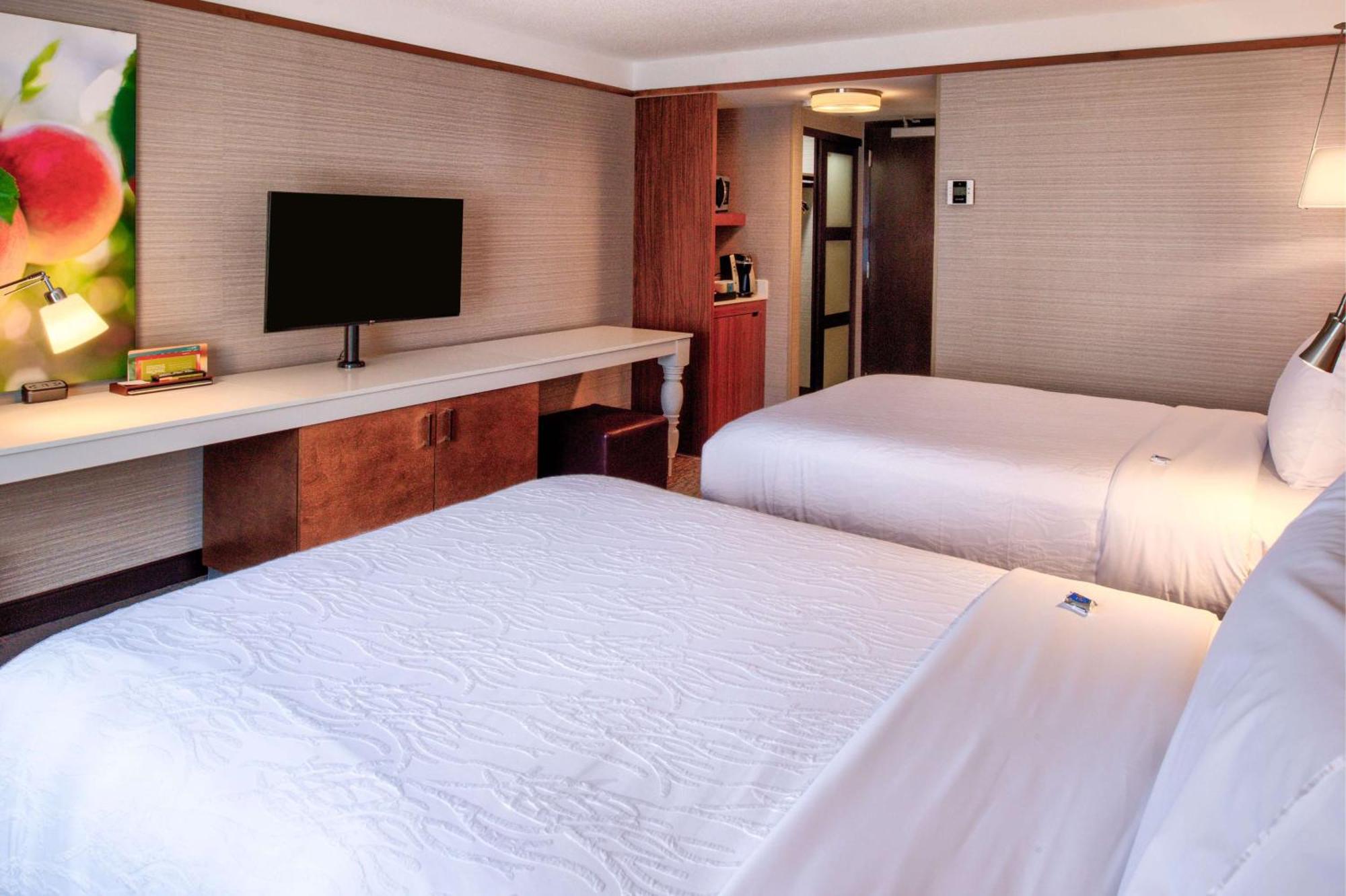 Hilton Garden Inn Detroit Southfield Exterior photo